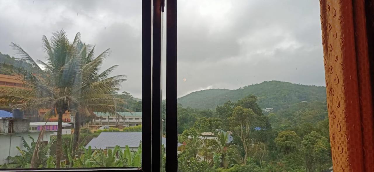 Happy Homes , Thekkady Vandiperiyar Exterior photo